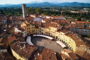 Piazza dell’Anfiteatro Lucca